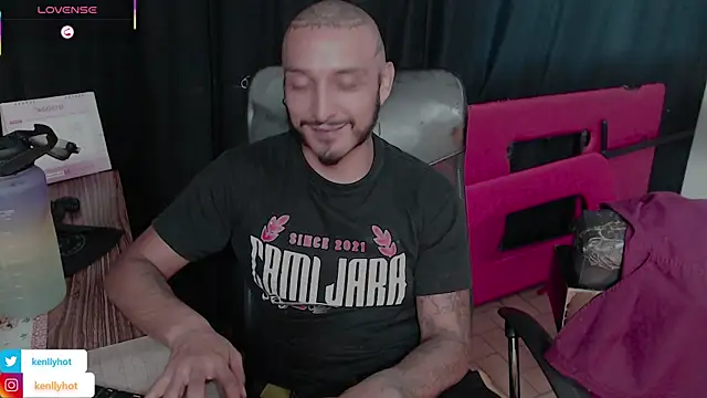 KenllyH's Webcam Show