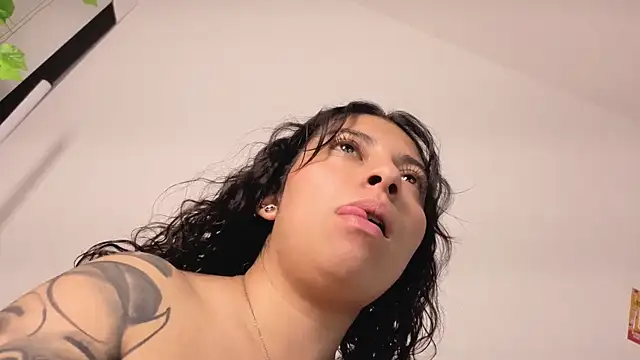 Iam_Issaa Adlı Modelin Canlı XXX Sohbeti