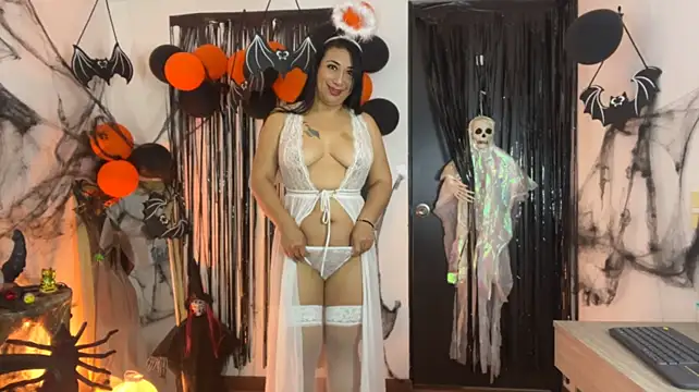Онлайн чат XXX karimelee_