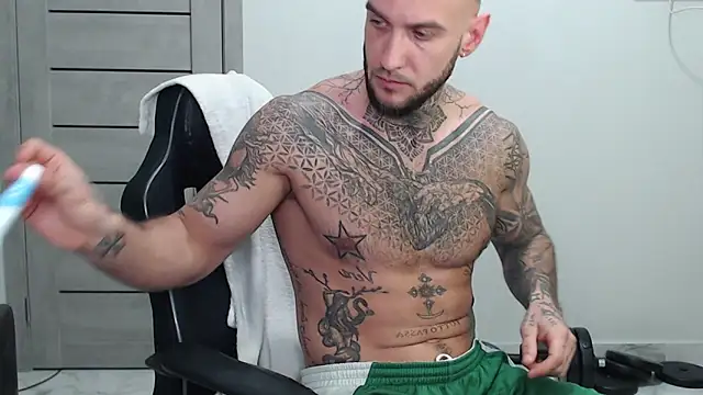 maxi_foxxx Adlı Modelin Web Kamerası Şovu
