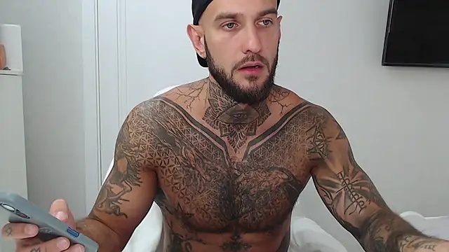 maxi_foxxx: διαδικτυακό σόου στην κάμερα