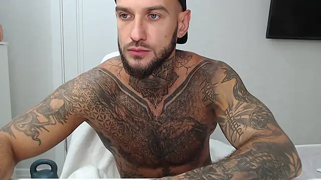 maxi_foxxx: διαδικτυακό σόου στην κάμερα