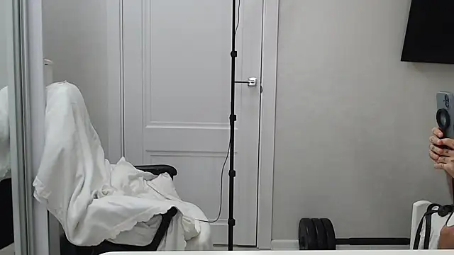 maxi_foxxx Show in webcam