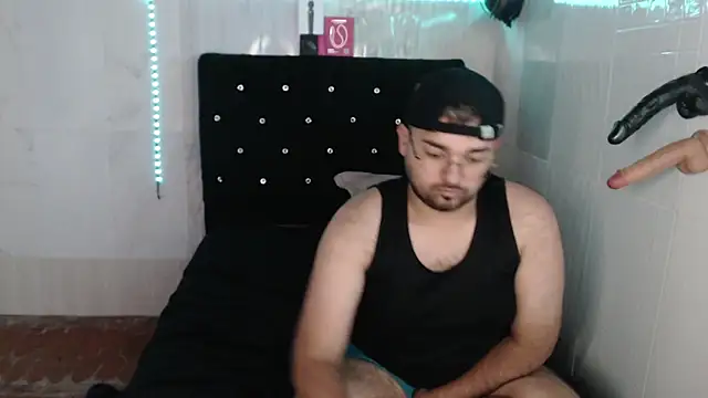 Jeilou: вебкам-шоу