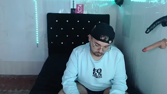 Jeilou Show in webcam