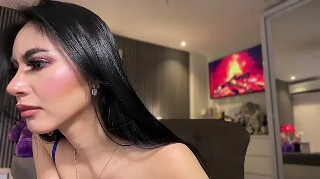 Show modela Spicycarolina na web-kameri