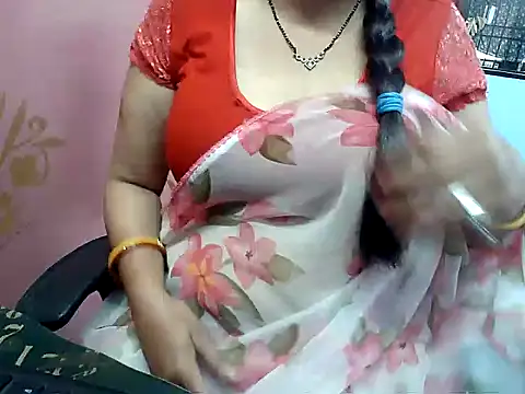 Nagma_housewife's Webcam Show
