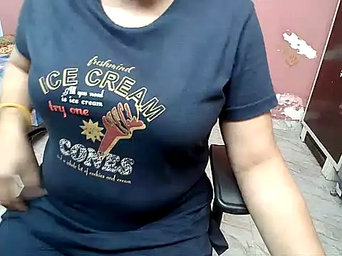 Nagma_housewife's Webcam Show