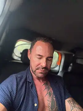 LukeLouHarveyのウェブカメラショー