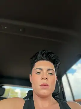 Show modela LukeLouHarvey na web-kameri