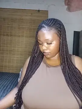 AaliyahBlackXO Adlı Modelin Canlı XXX Sohbeti