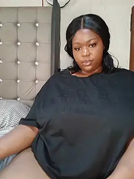 AaliyahBlackXO 现场XXX聊天