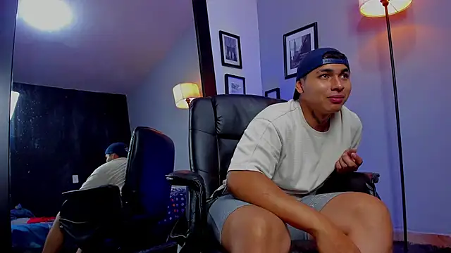 ronnie_crafored Pertunjukan Webcam