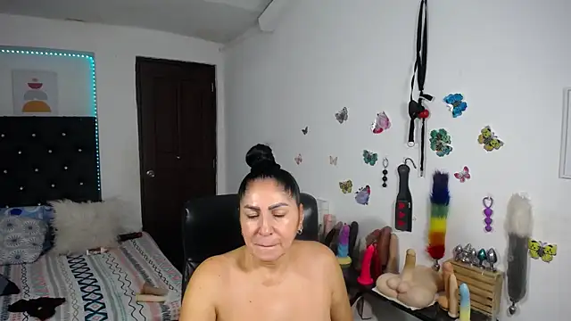 mature_bigboobs10 Adlı Modelin Web Kamerası Şovu