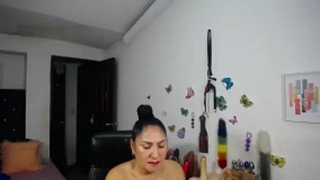 mature_bigboobs10's Webcam Show