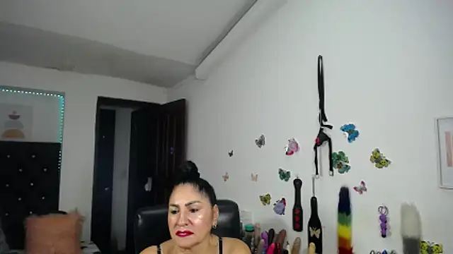 Chatroom XXX en direct de mature_bigboobs10