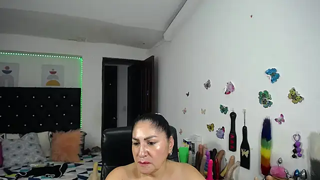mature_bigboobs10's Live XXX Chat