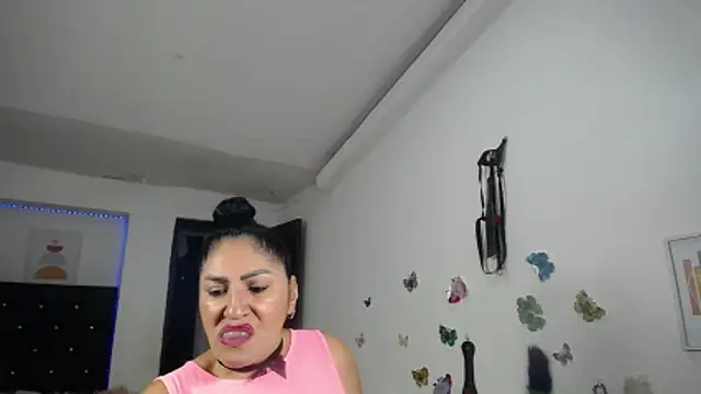 mature_bigboobs10 Adlı Modelin Canlı XXX Sohbeti