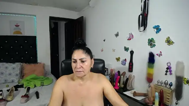 mature_bigboobs10のウェブカメラショー