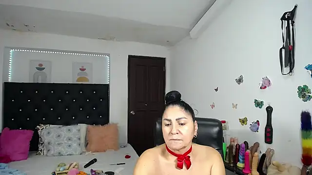 mature_bigboobs10 Adlı Modelin Canlı XXX Sohbeti
