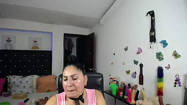 mature_bigboobs10's Webcam Show