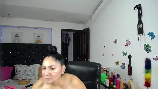 mature_bigboobs10's Live XXX Chat