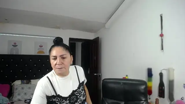 mature_bigboobs10 élő XXX-chatje
