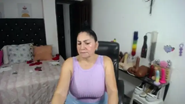 mature_bigboobs10 Adlı Modelin Canlı XXX Sohbeti