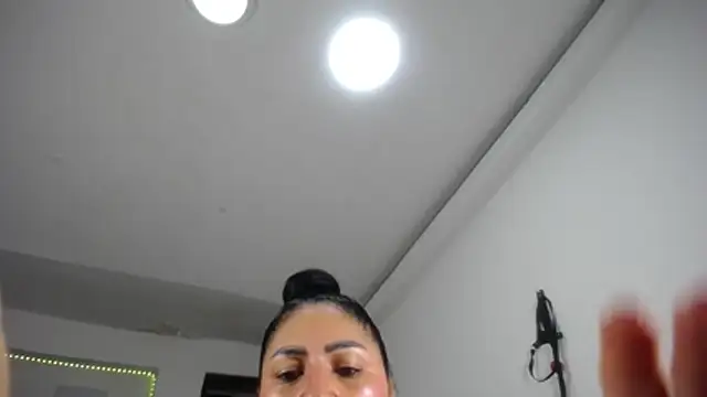 mature_bigboobs10 Adlı Modelin Canlı XXX Sohbeti