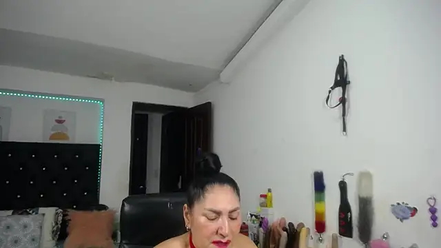 mature_bigboobs10's Live XXX Chat