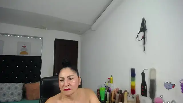 mature_bigboobs10 Adlı Modelin Web Kamerası Şovu