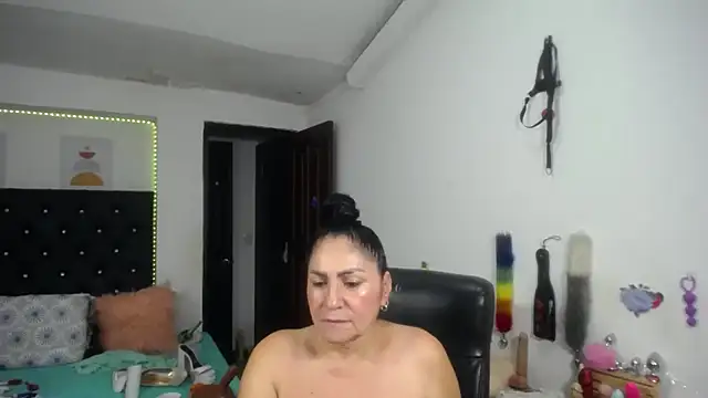 mature_bigboobs10's Live XXX Chat