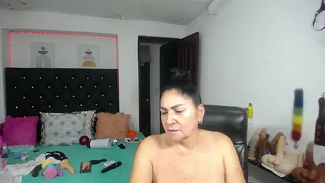 mature_bigboobs10's Webcam Show