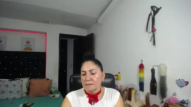 mature_bigboobs10's Live Chat Room
