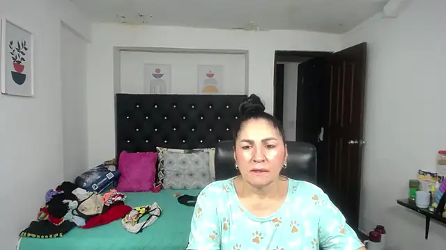 Chat +18 de mature_bigboobs10 ao vivo