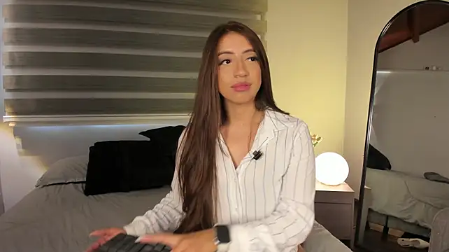 MERIDA_TAYLOR Webcam show
