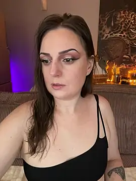 hades4ness' Live XXX Chat