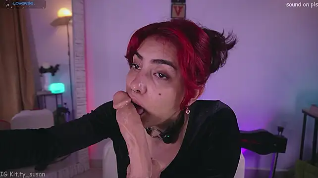 kitty_pruu's Live Sex Cam Show