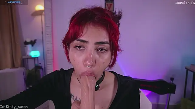 Chat +18 de kitty_pruu ao vivo