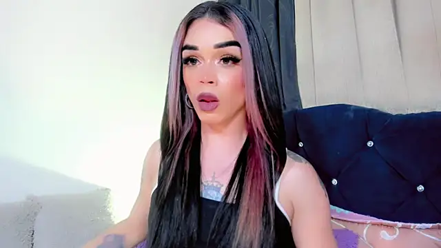 Pokazy przed kamerką – lesly_xx