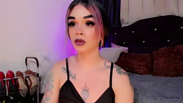 lesly_xx: διαδικτυακό σόου στην κάμερα