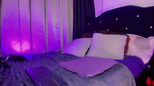 lesly_xx Show in webcam