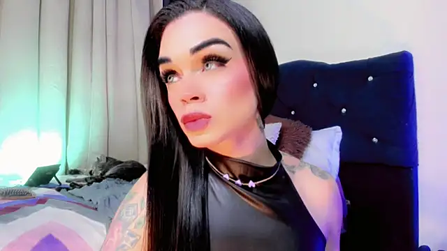 Pokazy przed kamerką – lesly_xx