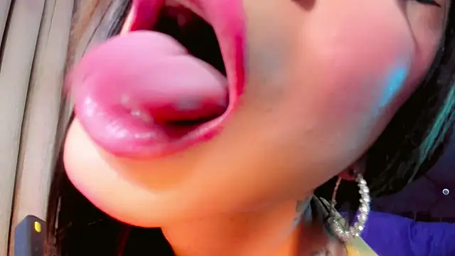 Show modela lesly_xx na web-kameri