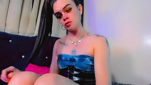 lesly_xx Show in webcam