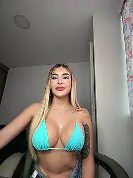 mi_suk11 élő chatszobája