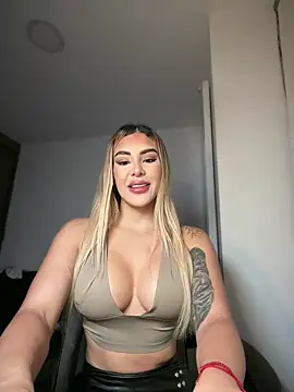 mi_suk11 Webcam-Show
