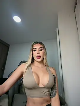 mi_suk11 Show Webcam