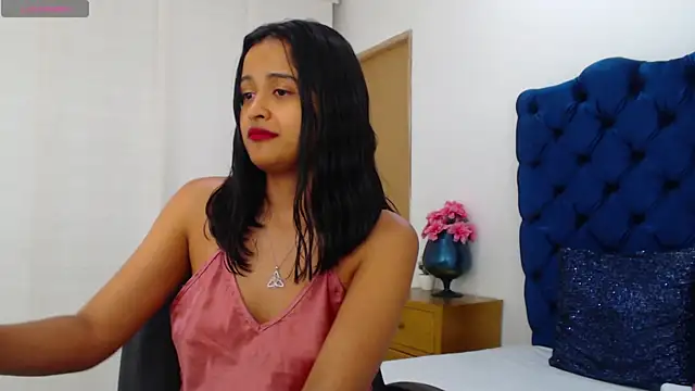 Lili666_ Adlı Modelin Canlı XXX Sohbeti