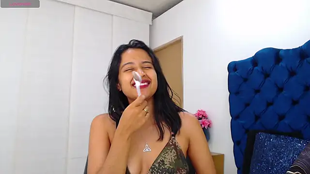 Lili666_ Pertunjukan Webcam
